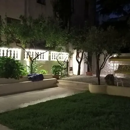 Lemon Tree Apartman *